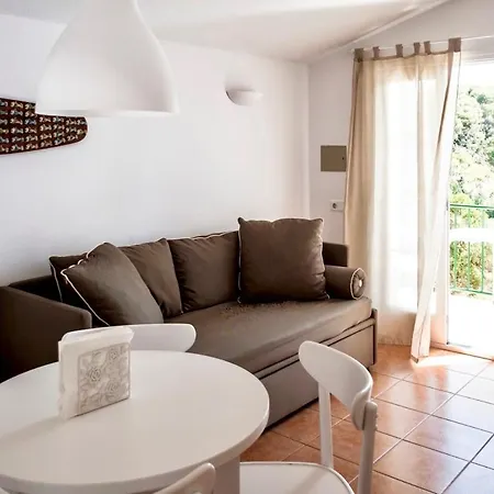 아파트 The Desmais 칼라 갈다나